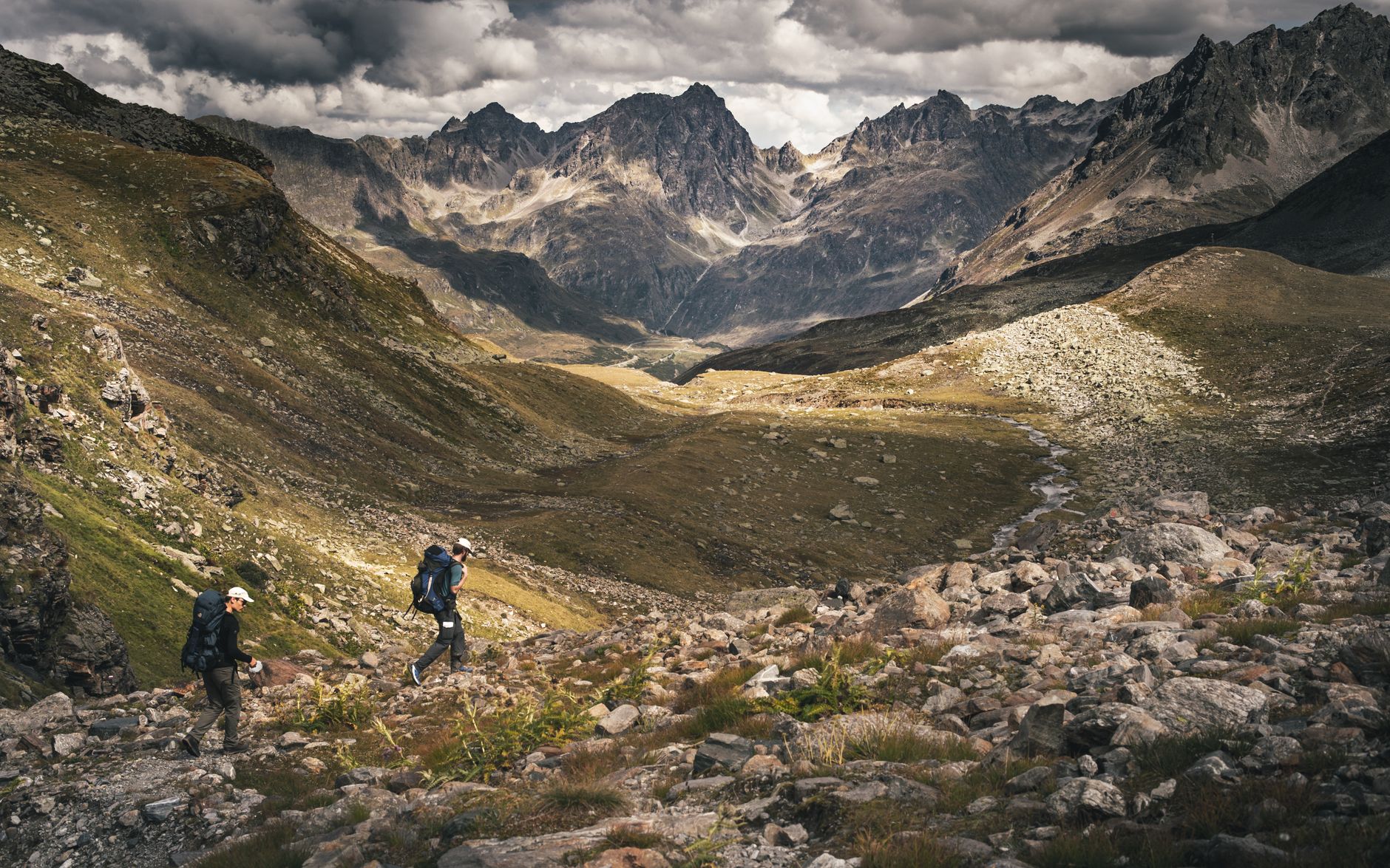 Hikers on the Routeburn alpine trail